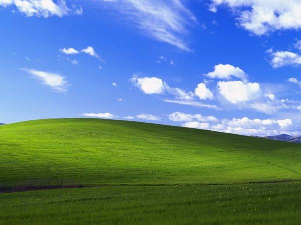 Игрок воссоздал в Minecraft знаменитые обои из Windows XP